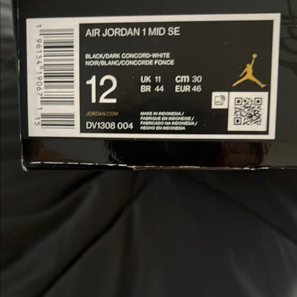 Air Jordan 1 Mid SE Sneakers - Picture 1 of 7
